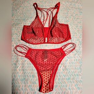 Victoria Secret red lingerie set 36DD/Large NWT (2 Panties Included)